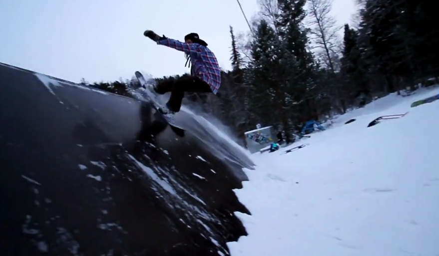 Snow Girls: Snowboard and Freeskiing Russian Style